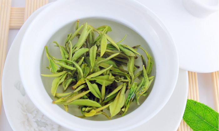 毛峰泡出来是什么颜色_黄山毛峰的泡法_怎样泡毛峰